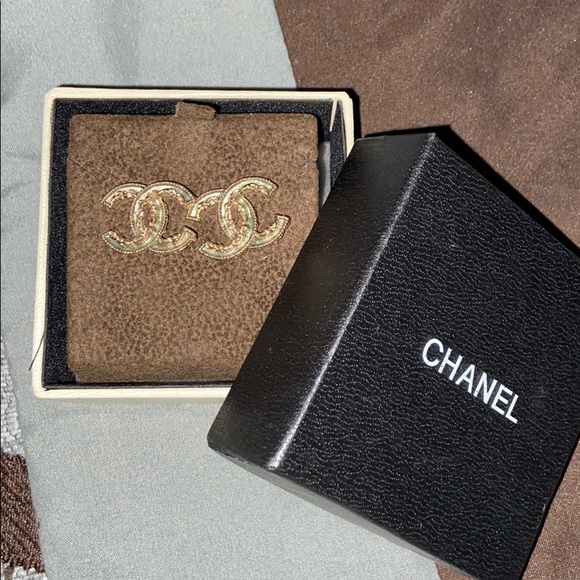 Chanel cc earrings- Sold!🌟🌟🌟 - Picture 12 of 12